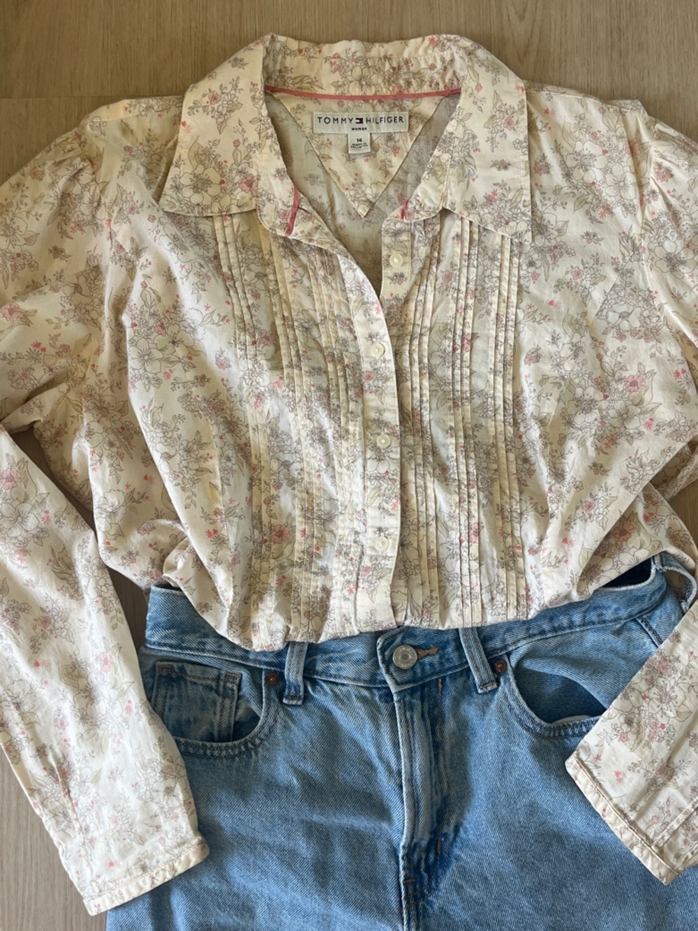 Tommy Hilfiger Cream cottagecore floral Pintuck Button-Up blouse